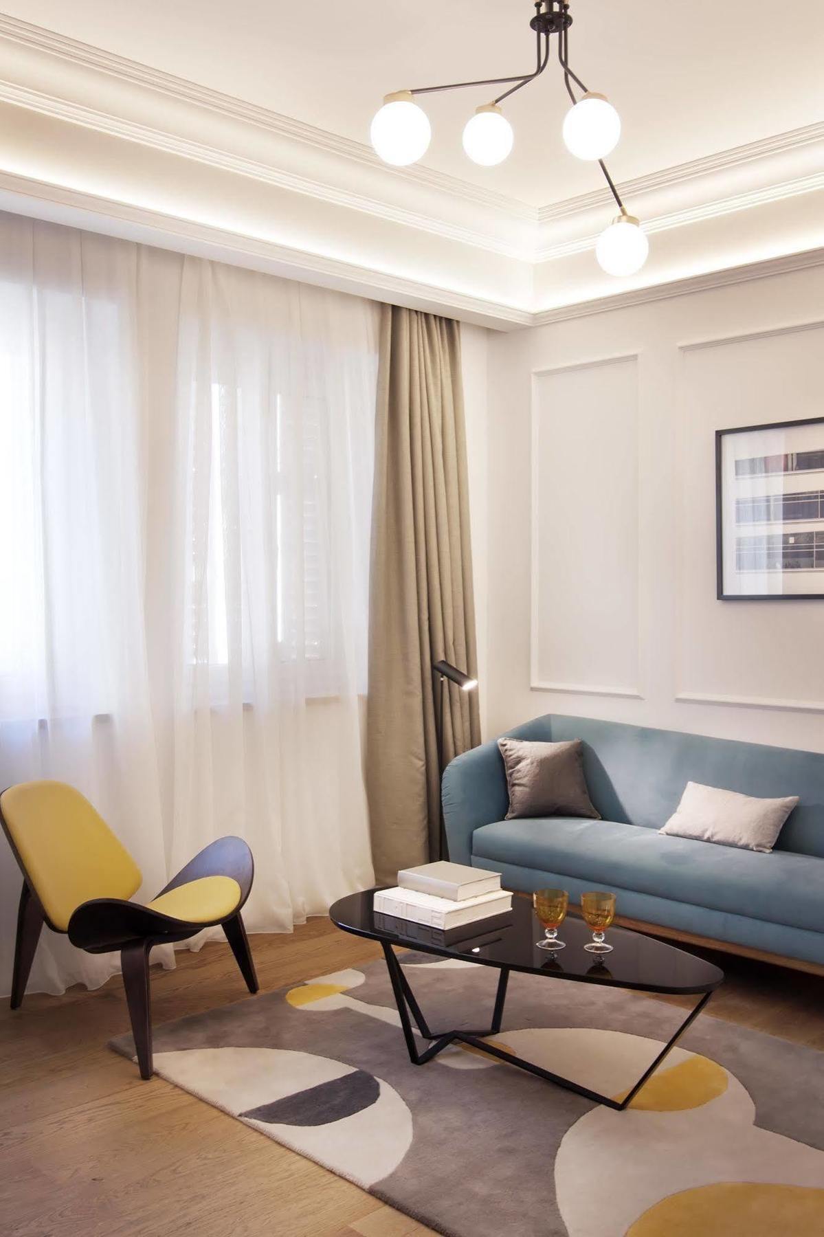 One Shot Reina Victoria Hotel 4*